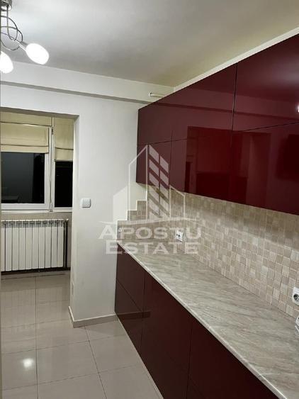 Apartament cu 3 camere de vanzare, Timisoara, zona Lunei