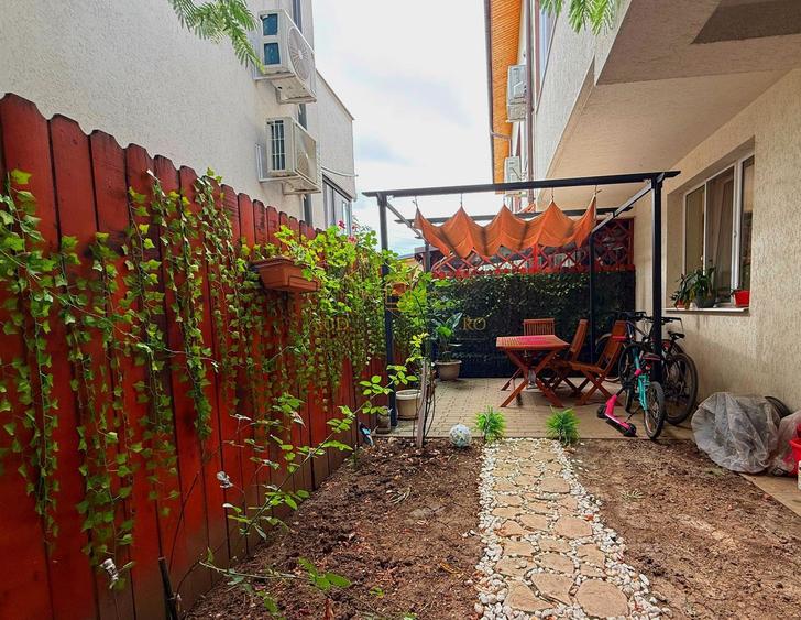 Vila insiruita mobilata si utilata / 4 camere/ 3 Bai / Curte proprie