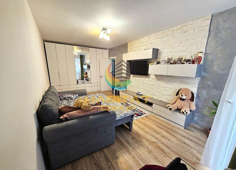 Apartament 2 camere decomandat Loc de Parcare mobilat si utilat