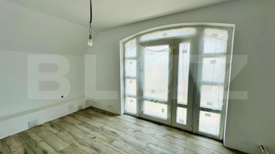 Casa de vanzare, cu 3 camere, moderna, zona Dumbrava