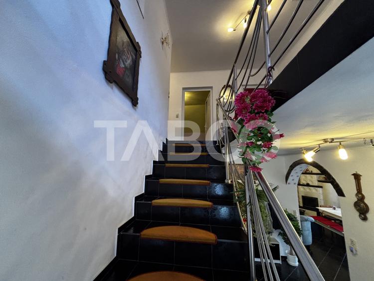 Casa de vanzare individuala cu 950mp teren Saliste zona deosebita