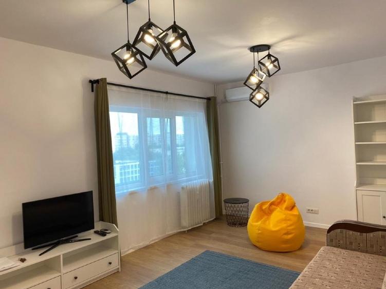 Proprietar, decomandat, renovat complet