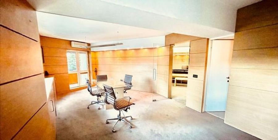Spatiu Birouri de lux 5 camere zona Unirii 2 bai 4x balcoane
