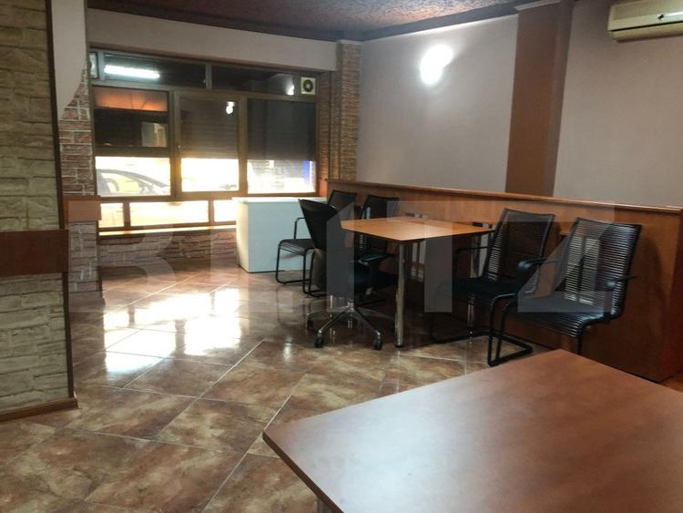 Spatiu comercial , 90 mp , zona Razvad