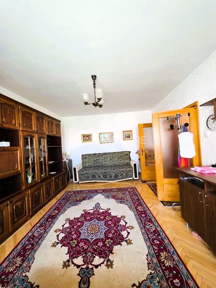 Oancea -Spital Sf Maria-2 Camere Decomandat 63mp-bloc 1990-etaj intermediar - 2