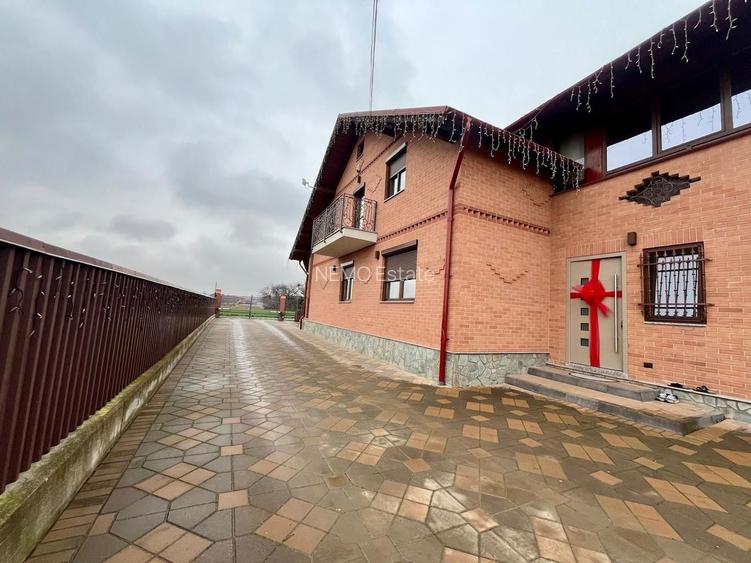 CASA COMPLET UTILATA SI MOBILATA MODERN CU GRADINA | 1100 MP |MARGINEA - 43