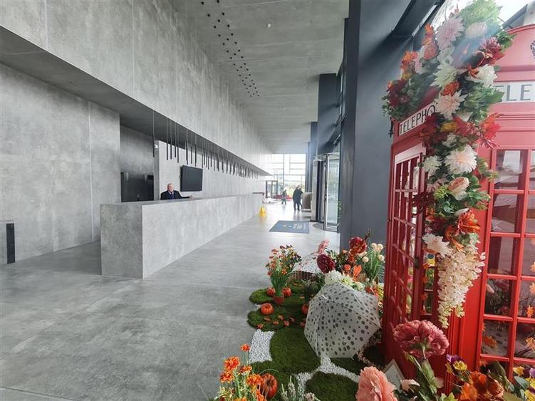 Spatii birouri de clasa A de inchiriat in London Building de la 650 mp