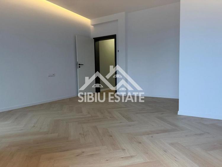 Apartament exclusivist 4 camere, intabulat, 115 mp , Grădină 200 mp ,
