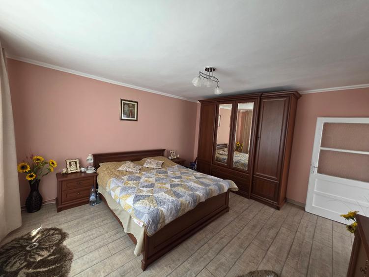 Vand casa zona Calugareni Deva
