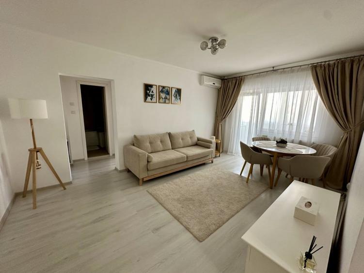 Apartament cu 2 camere semidecomandat, mobilat în Polonă