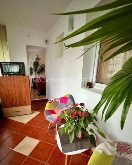 Piata Iancului / vis a vis de Posta /  4 min Metrou / - 3