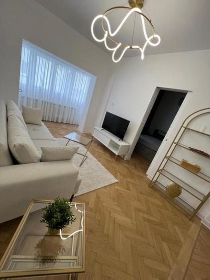 Apartament 2 camere | Calea Victoriei | Superb | Renovat