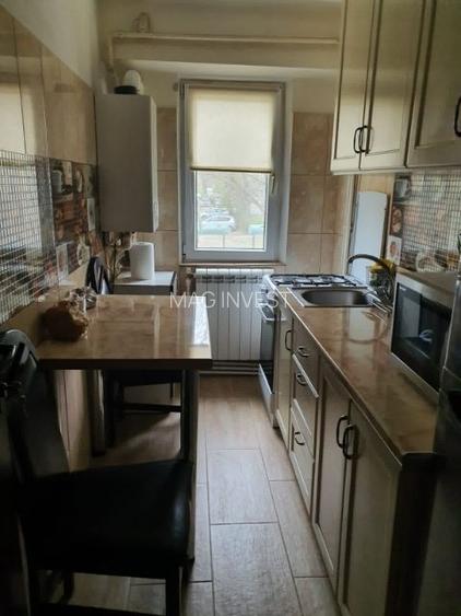 De vanzare apartament cu 2 camere etaj 1, Micro 38, 57.000 euro