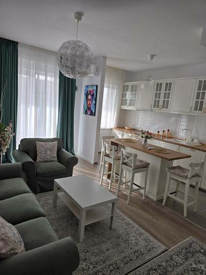 Apartament cu 2 camere decomandat, mobilat în Sebastian