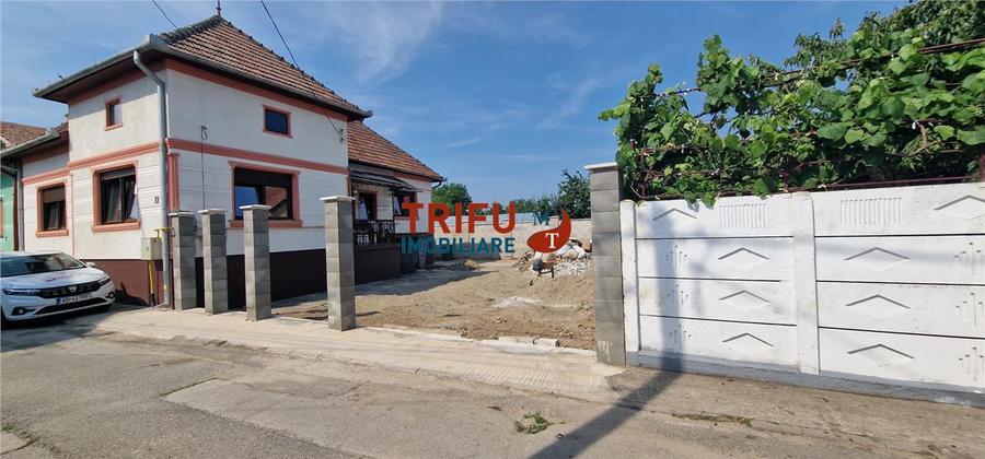 Casa 4 camere de vanzare zona Centru