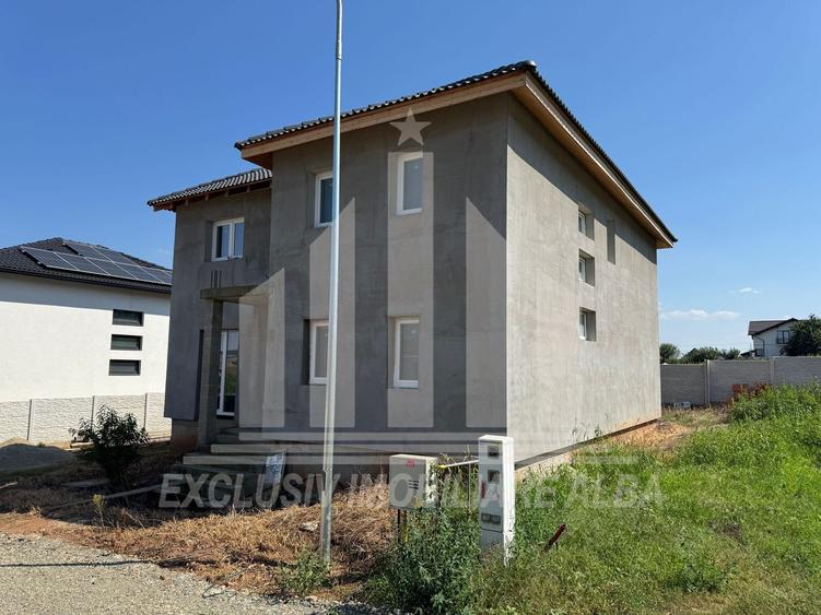 Casa individuala | Semifinisata | 150 mp | 354 mp teren | Micesti