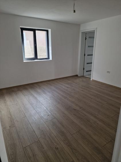 Sanmihaiul Roman - Casa individuala cu 4 camere si bucatarie inchisa