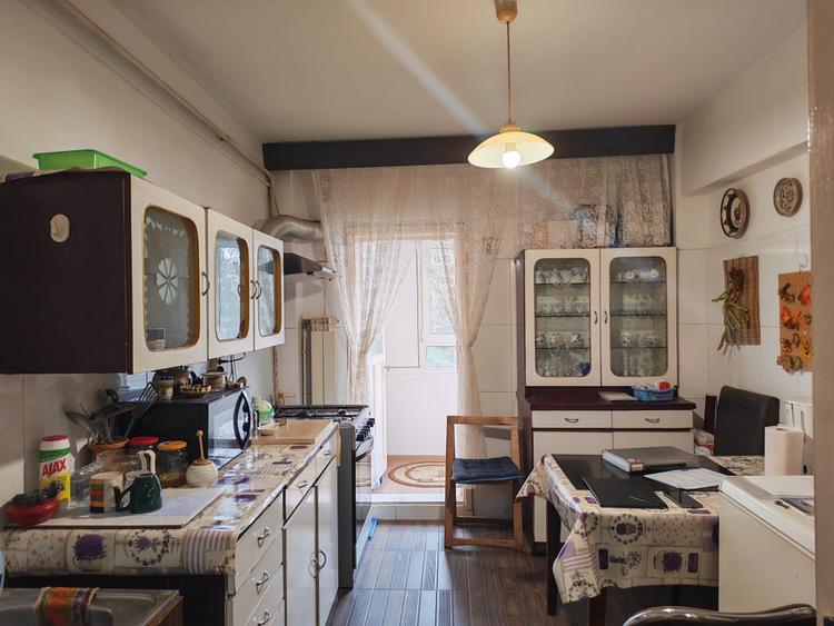 Apartament 3 camere str Emil Racovita