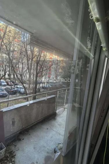 Apartament 2 camere etaj 1/9 Bd Alexandru Obregia Sector 4 - 6