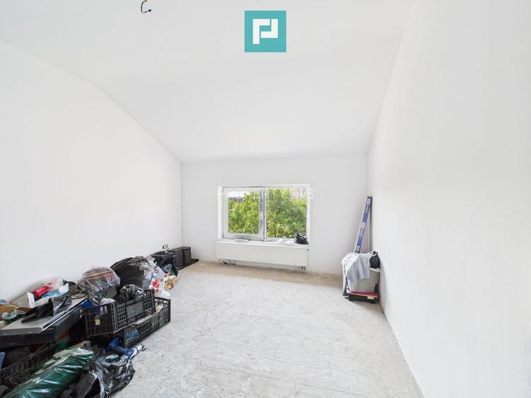 Casă P+E+M în zona Mehala pe arteră principală - 12