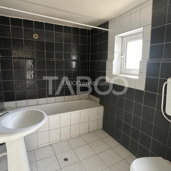 Casa din 2 corpuri individuala COMISION 0% curte 900mp in Cisnadioara - 14