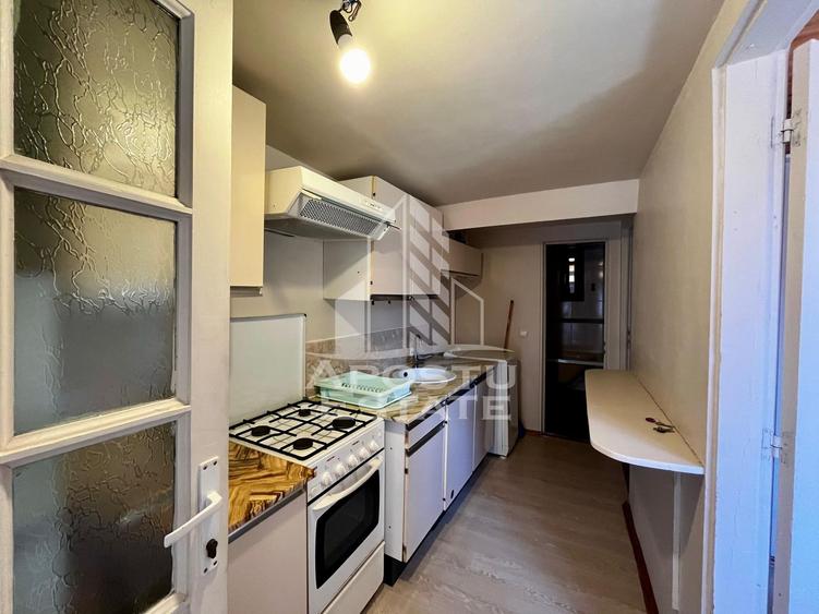 Apartament 3 camere de vanzare, curte comuna, zona Iosefin, Timisoara