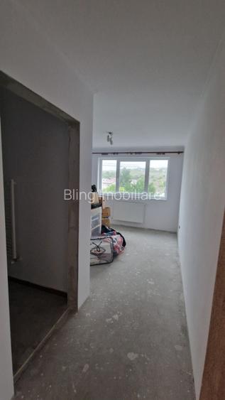 Apartament cu 3 camere, 70mp utili, parcare sub, Dambul R