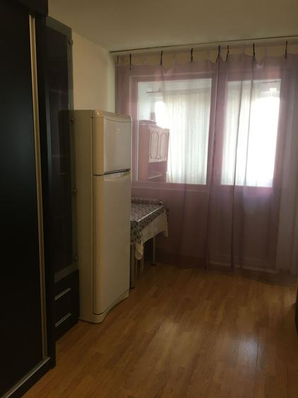 Dristor, garsoniera, metrou 1 minut, libera, mobilata