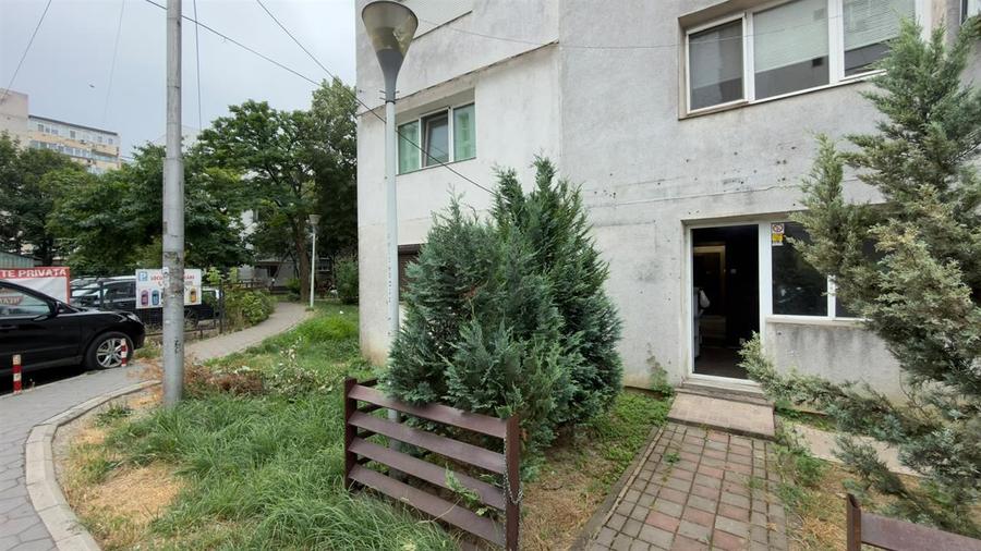 Spatiu comercial de inchiriat in Podul Ros