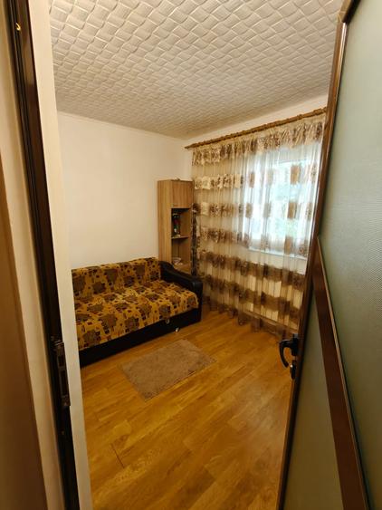 2 camere , bloc 1975, pe str. Valea Lunga