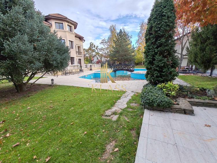 Vila cu piscină ~ Curte Proprie ~ Corbeanca