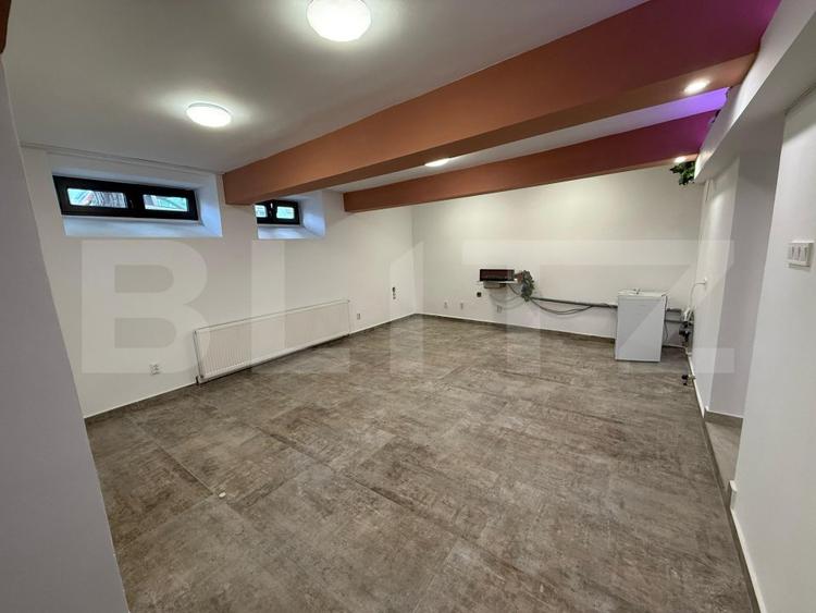Apartament de vanzare, cu 2 camere, 65 mp, zona centrala