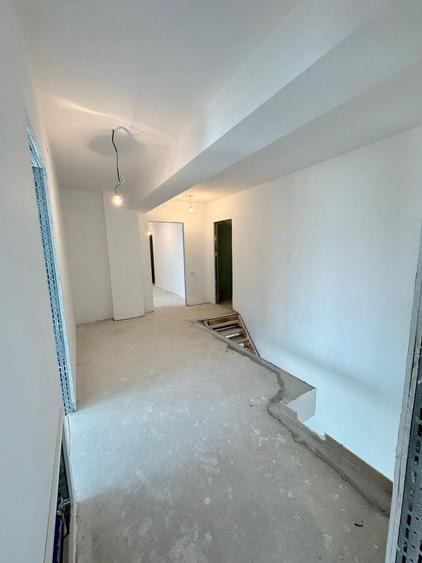 Duplex 5 camere 251 MP 8 Parcari Ștefan cel Mare - Parcul Circului