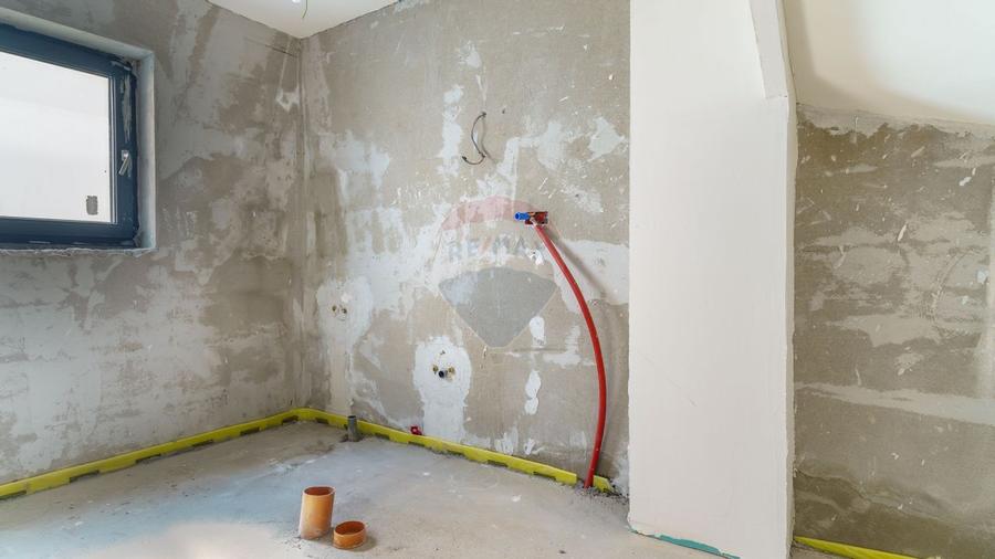 De vanzare duplex modern cu 4 camere, gradina si garaj, Baciu (Petrom)