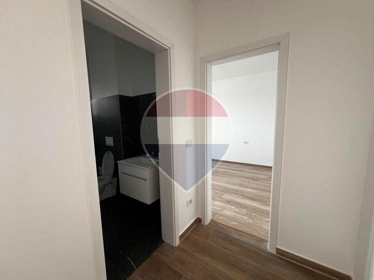 Apartament cu 2 camere de închiriat in bloc nou Valcom Residence III