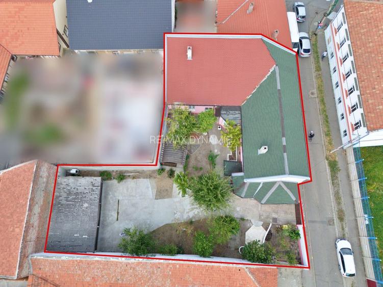 Casă spațioasă cu garaj, în cartierul Drăgășani / Arad - 2
