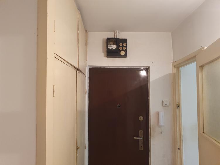 Vanzare-garsoniera-Dr Taberei-Tg Neamt-parc-p/4-dec-bl 78-libera-65000E