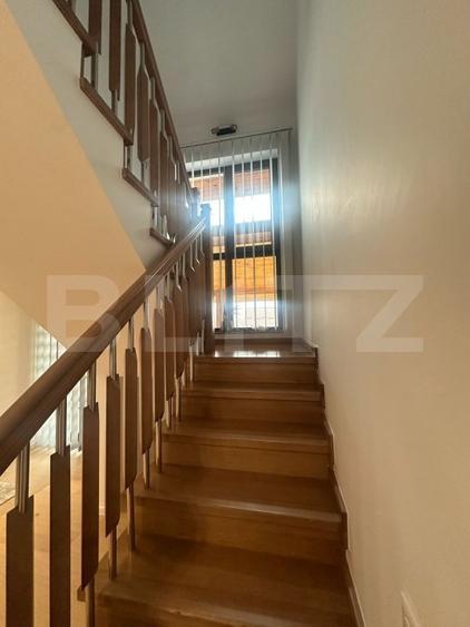 Casa individuala, cu 5 camere, 160 mp utili, zona Patrauti