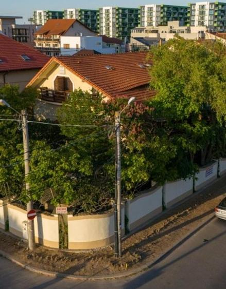 Vilă, Pensiune. 11 camere. Langă plajă. Mamaia nord. Str D14 Nr.7A. Năvodari.