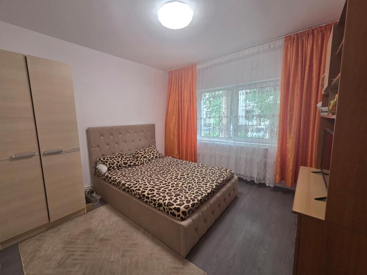 Apartament de vanzare, 3 camere, decomandat, 67 mp, Mircea cel Batran