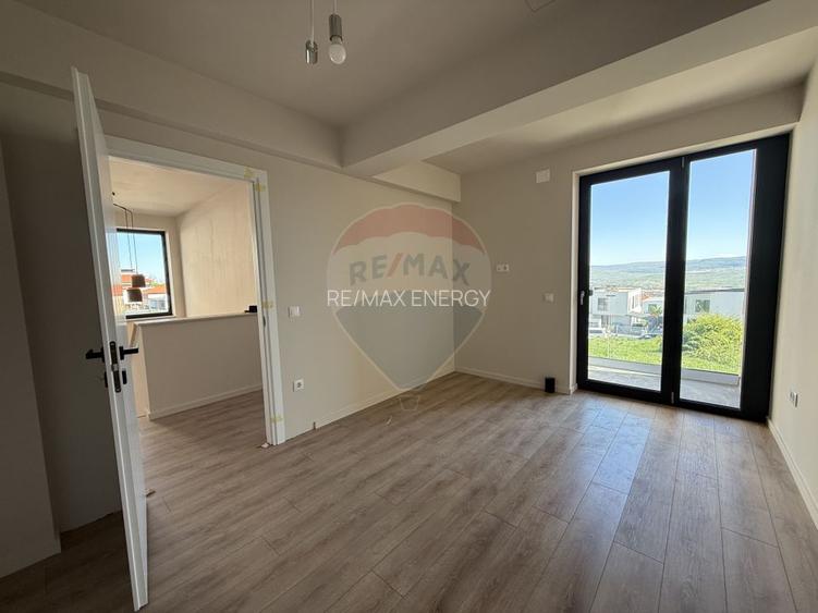 Vila de inchiriat in Voronet. Prima inchiriere, 5 camere. - 8