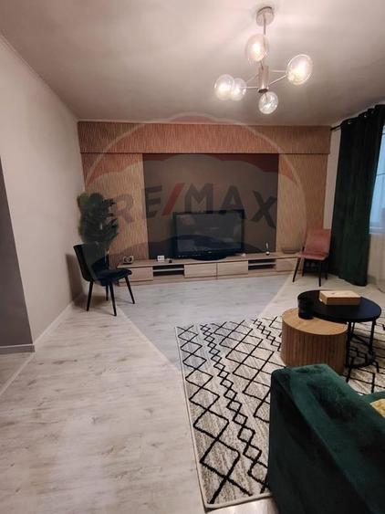 Apartament cu 2 camere de închiriat în zona Ultracentral