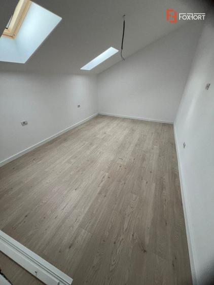 OCAZIE - Penthouse 3 camere pe 2 nivele, in Giroc