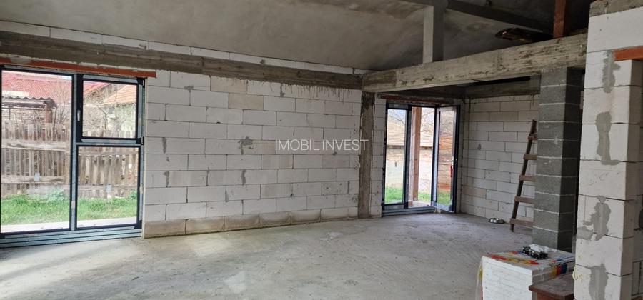 Construcție la Roșu pe Teren de 2.712 mp | Oarda – 160.000 € - 10