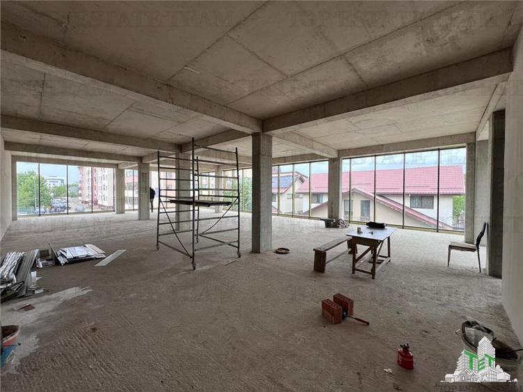 Spatiu comercial de inchiriat + parcari in Bragadiru,Ilfov