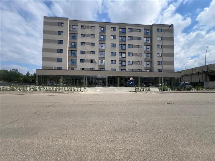 Spatiu comercial 430mp - BLOC 2026 - Str Bradului - PARCARE - Vitrina generoasa