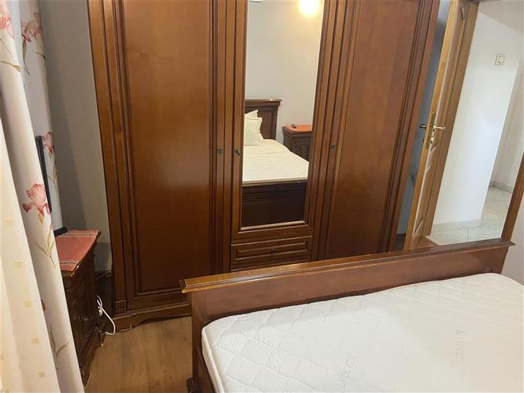 Apartament 4 camere Focsani , zona b- dul Independentei , suprafata generoasa 85