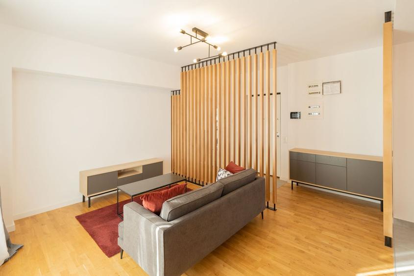 De inchiriat- apartament cu 3 camere + terasa 60mp+ parcare- Iancu Nicolae