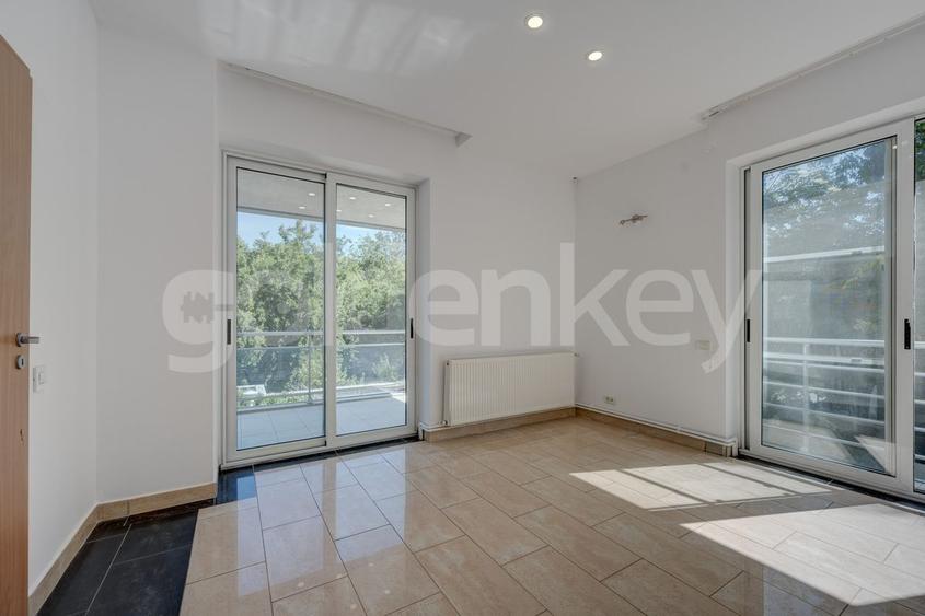 Locatie unica | Apartament cu 5 camere, 3 bai | vedere libera