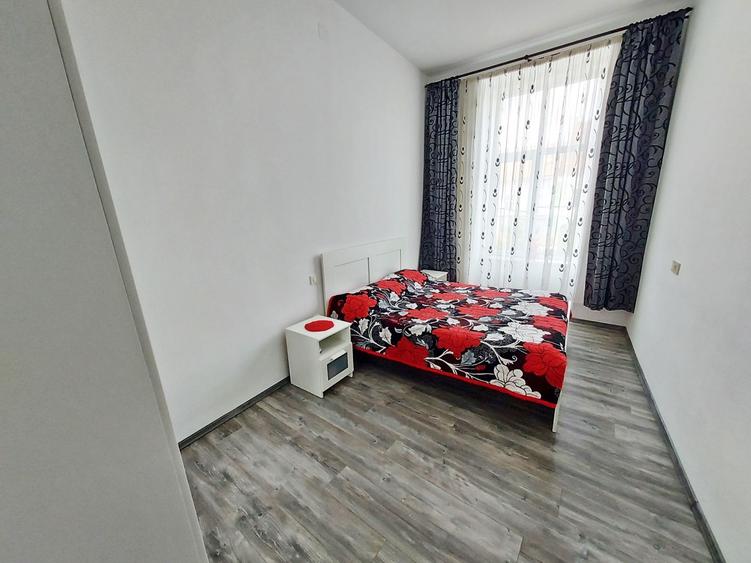Apartament 3 camere, boxa, pod, parcare, Centru, zona B-dul Eroilor